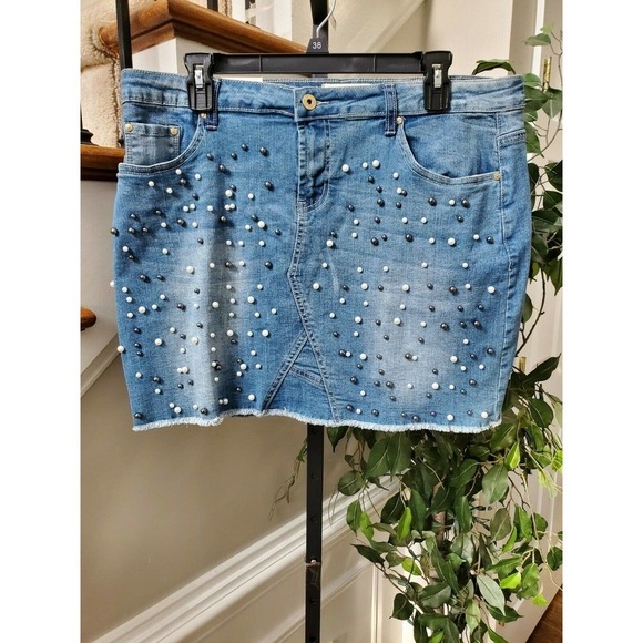 Mignon Women Blue Denim Cotton Blend Distressed A-Line Jean Skirt Size 1,2 & 3XL - Picture 2 of 12